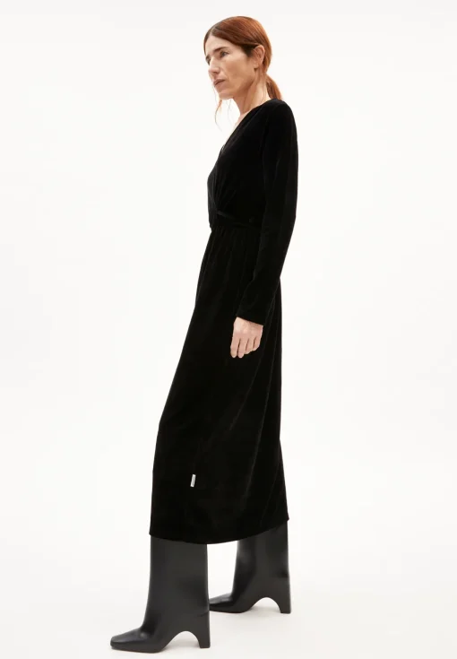 Damen armedangels Jerseykleid Regular Fit aus Samt VERLAAR