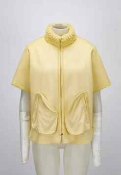 Damen Milestone Kurze Cape-Weste in Fake Pelz