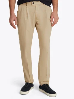 Herren Tommy Hilfiger Performance Denton Straight Leg Fit Chino