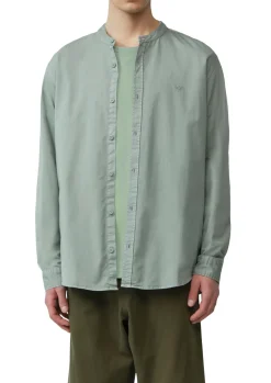 Herren QS Regular Fit: Gewaschenes Stehkragenhemd mit Logo-Stickerei