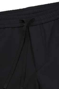 Herren Boss Green Tapered-Fit Hose aus wasserabweisendem Stretch-Gewebe